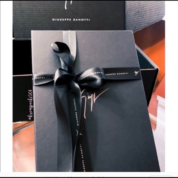 giuseppe zanotti NIB gold leather & crystal sandal - Picture 12 of 14